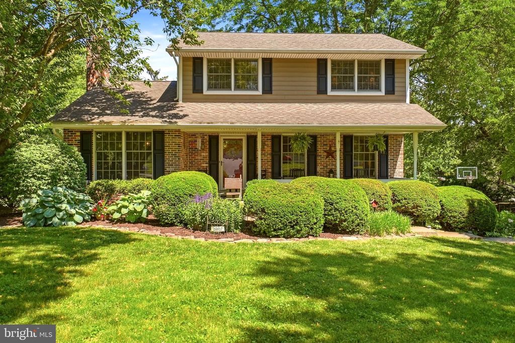 391 BUTTERNUT DR, Parkesburg, PA 19365