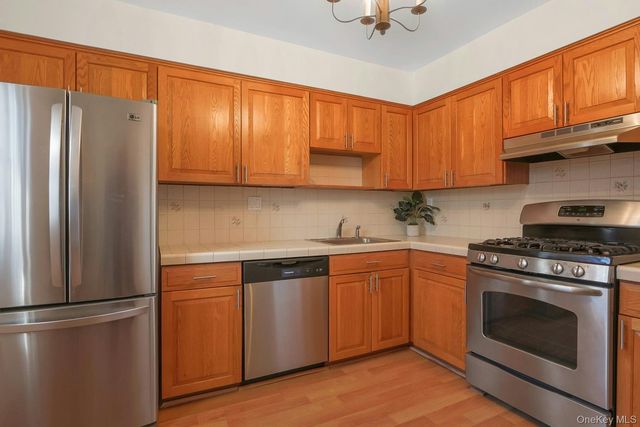 102 Yorkshire Drive Z12, Suffern, NY 10901