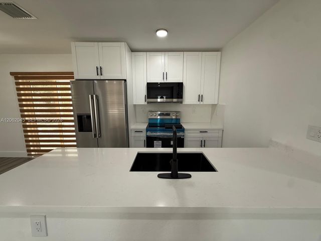 1251 NE 208th Ter, Miami, FL 33179