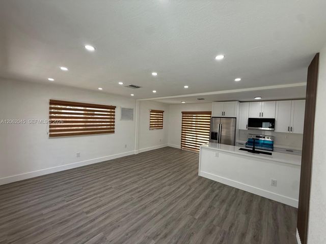 1251 NE 208th Ter, Miami, FL 33179