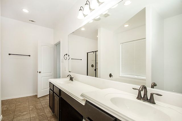 917 Swan Ridge Drive, Sherman, TX 75092