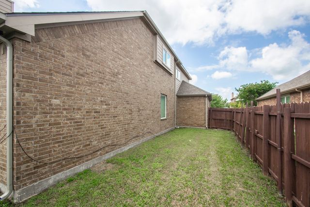 917 Swan Ridge Drive, Sherman, TX 75092