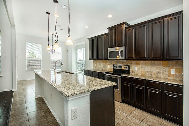917 Swan Ridge Drive, Sherman, TX 75092