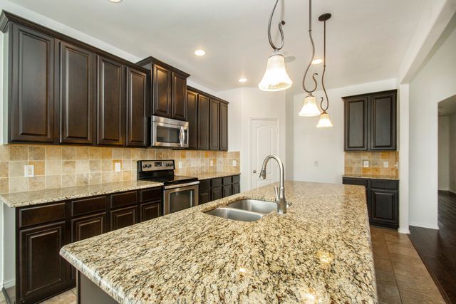 917 Swan Ridge Drive, Sherman, TX 75092