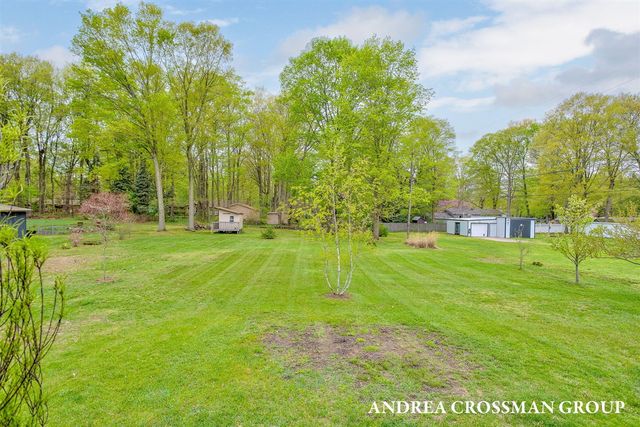 4684 Pine Drive, Holland, MI 49423