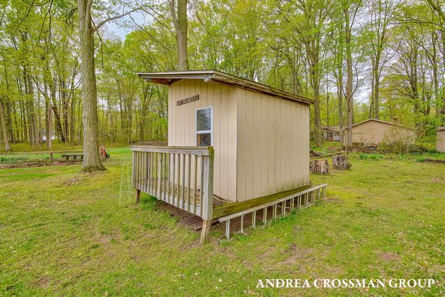 4684 Pine Drive, Holland, MI 49423