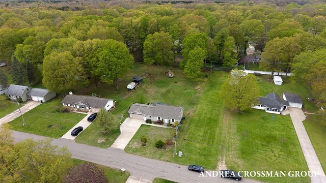 4684 Pine Drive, Holland, MI 49423