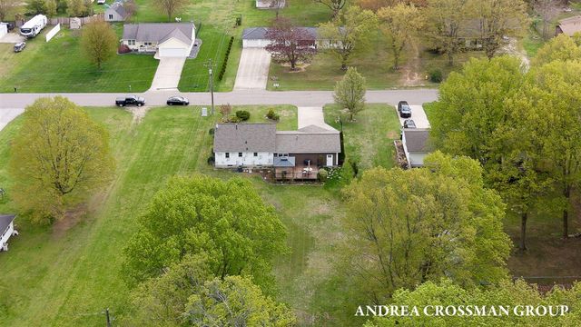 4684 Pine Drive, Holland, MI 49423