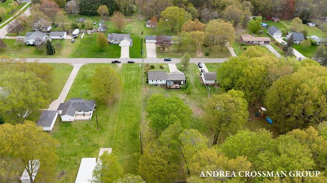 4684 Pine Drive, Holland, MI 49423