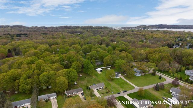 4684 Pine Drive, Holland, MI 49423