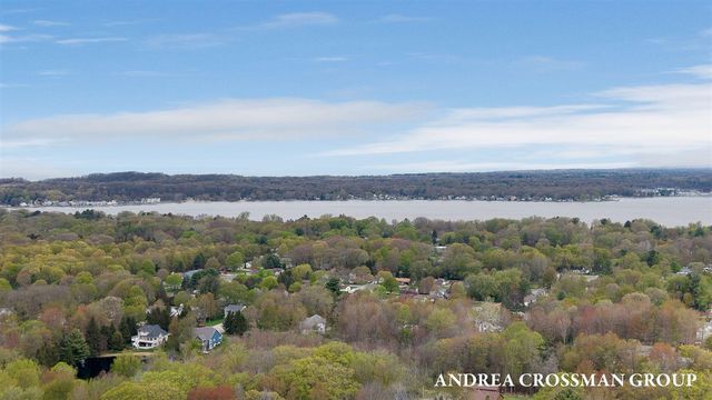 4684 Pine Drive, Holland, MI 49423