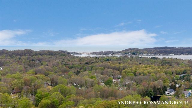 4684 Pine Drive, Holland, MI 49423