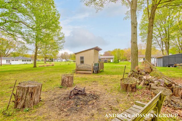 4684 Pine Drive, Holland, MI 49423