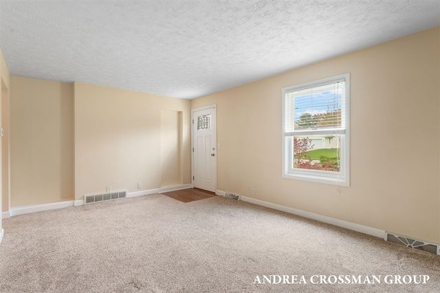 4684 Pine Drive, Holland, MI 49423