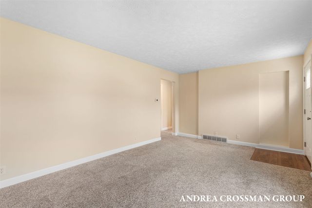4684 Pine Drive, Holland, MI 49423