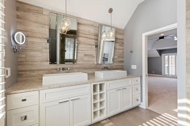 10436 Kings Point Drive, Three Rivers, MI 49093