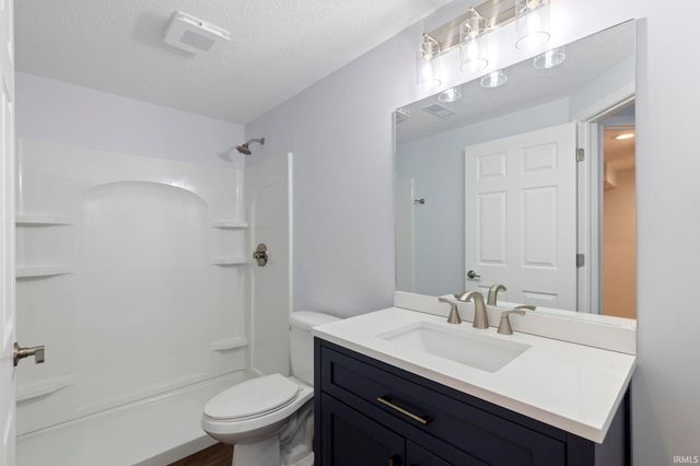 10436 Kings Point Drive, Three Rivers, MI 49093