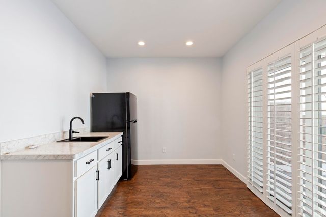 10436 Kings Point Drive, Three Rivers, MI 49093