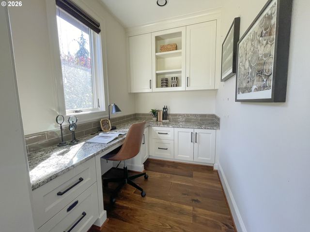 13648 GOODALL Rd, Lake Oswego, OR 97034