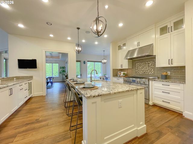 13648 GOODALL Rd, Lake Oswego, OR 97034