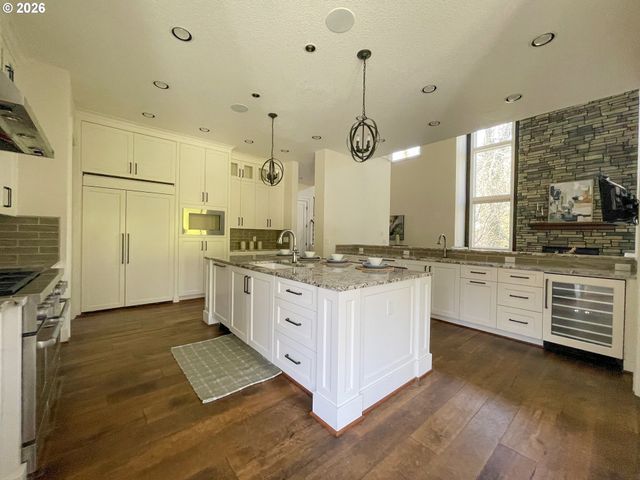 13648 GOODALL Rd, Lake Oswego, OR 97034