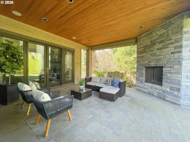 13648 GOODALL Rd, Lake Oswego, OR 97034