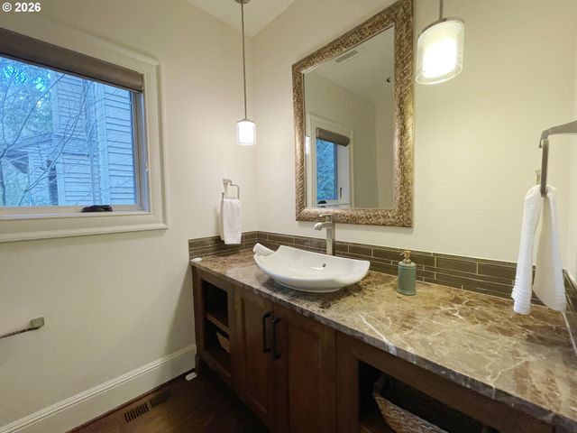 13648 GOODALL Rd, Lake Oswego, OR 97034