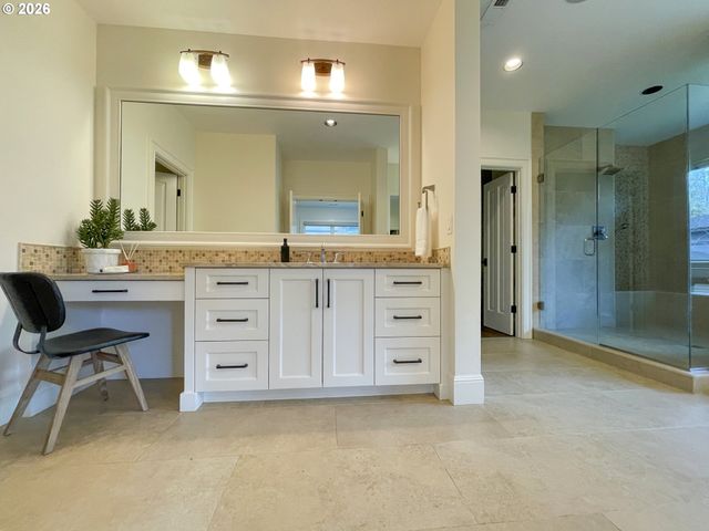 13648 GOODALL Rd, Lake Oswego, OR 97034