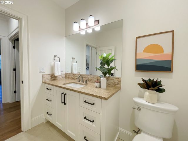 13648 GOODALL Rd, Lake Oswego, OR 97034