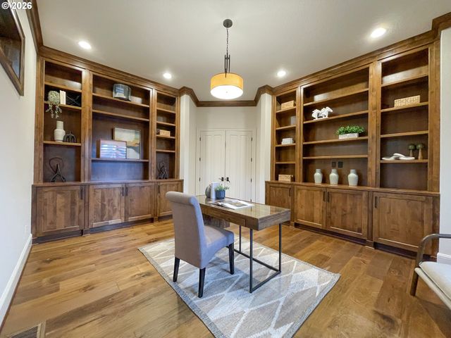 13648 GOODALL Rd, Lake Oswego, OR 97034