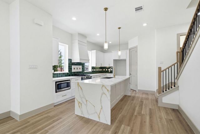 1116 Weiss Street, Houston, TX 77009