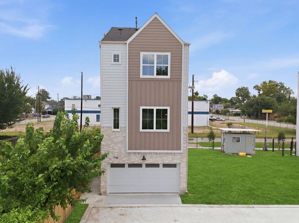 1116 Weiss Street, Houston, TX 77009