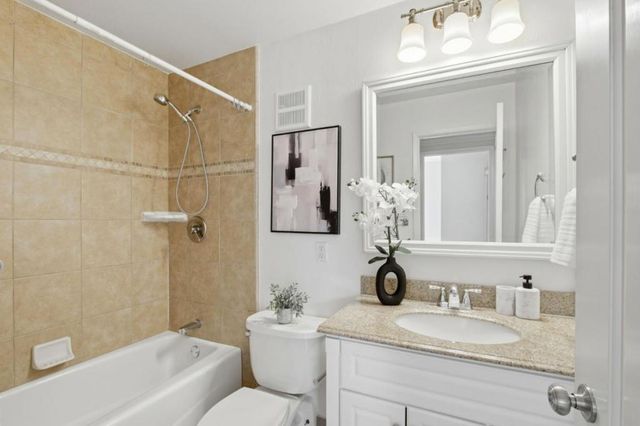 701 N Rengstorff Avenue 20, Mountain View, CA 94043