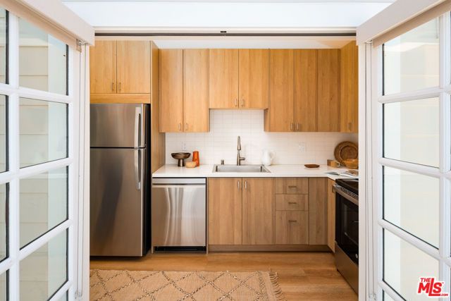3033 Asbury Street, Los Angeles, CA 90065