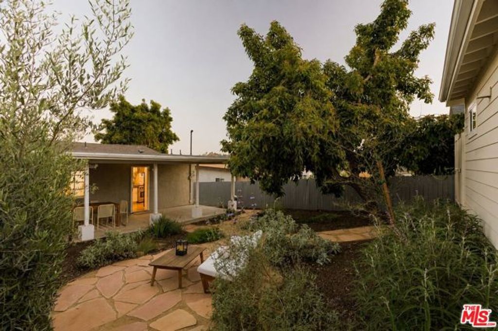 3033 Asbury Street, Los Angeles, CA 90065