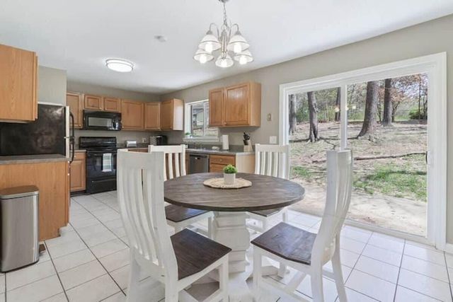 28 Travis Road, Rossville, GA 30741