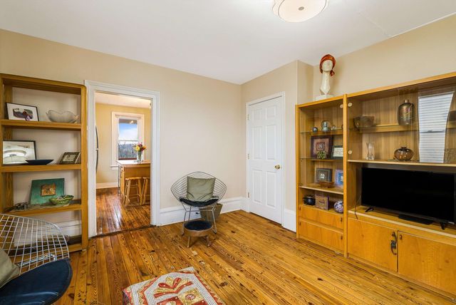 1306 W JOHNSON ST, Staunton, VA 24401