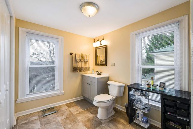 1306 W JOHNSON ST, Staunton, VA 24401