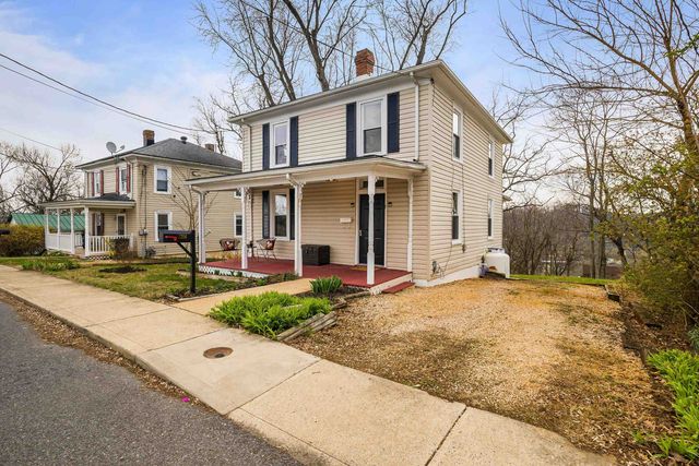 1306 W JOHNSON ST, Staunton, VA 24401