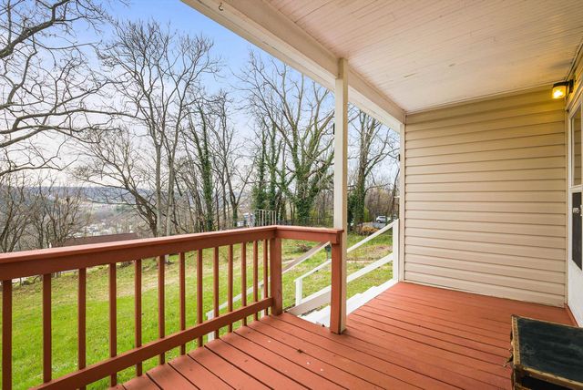 1306 W JOHNSON ST, Staunton, VA 24401