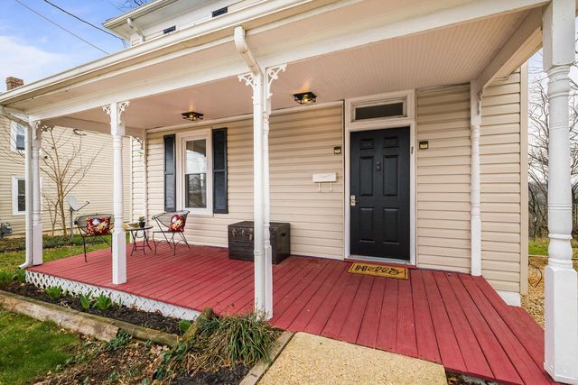 1306 W JOHNSON ST, Staunton, VA 24401