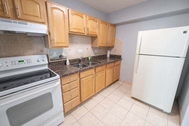 7337 S South Shore Drive 1128, Chicago, IL 60649
