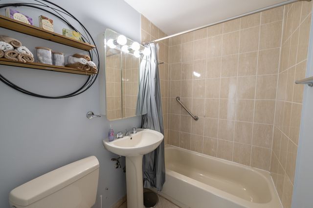 7337 S South Shore Drive 1128, Chicago, IL 60649