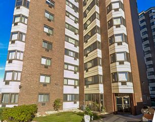 7337 S South Shore Drive 1128, Chicago, IL 60649