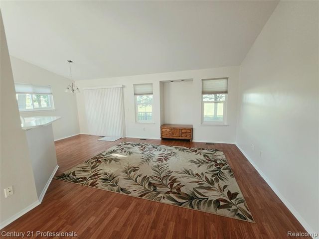 37186 Amhurst Drive 5, Westland, MI 48185