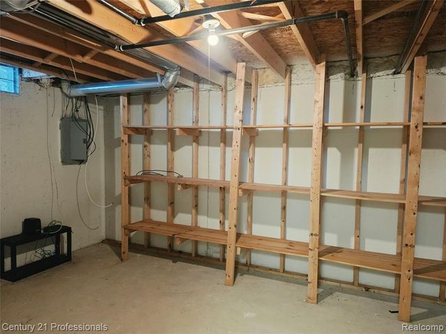 37186 Amhurst Drive 5, Westland, MI 48185
