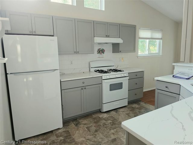 37186 Amhurst Drive 5, Westland, MI 48185