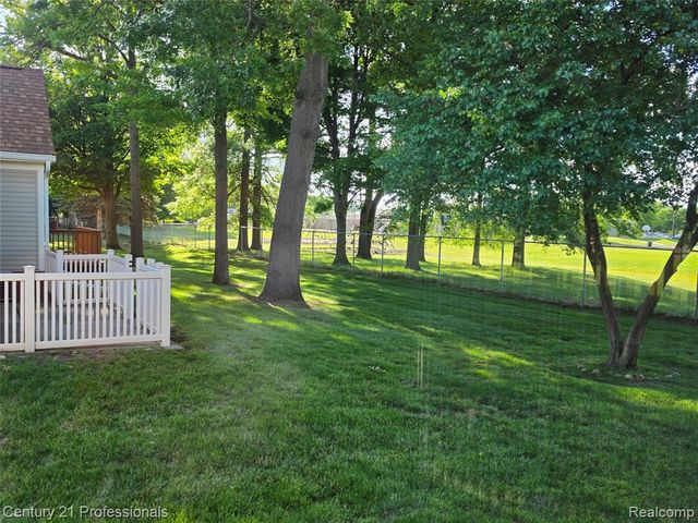 37186 Amhurst Drive 5, Westland, MI 48185