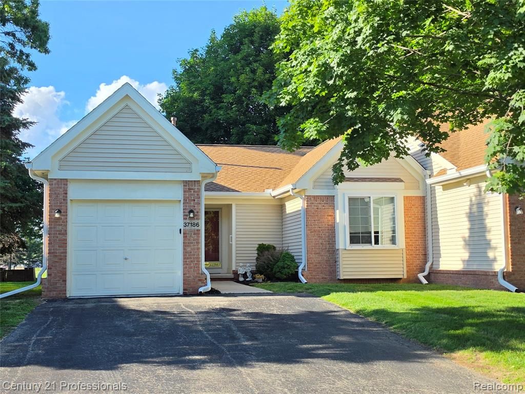 37186 Amhurst Drive 5, Westland, MI 48185