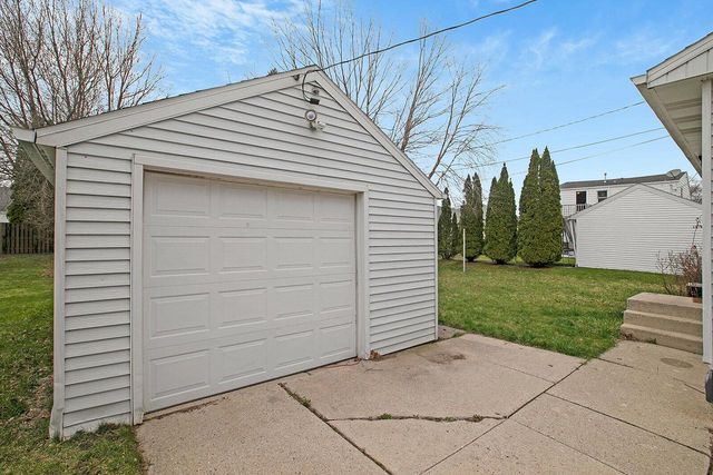 2010 N 22nd STREET, Sheboygan, WI 53081